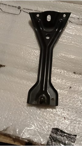 Кронштейн замка капота 2K5805567 VAG