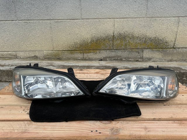 OPEL 90520878 Правая фара в наличии Хмельницкий
