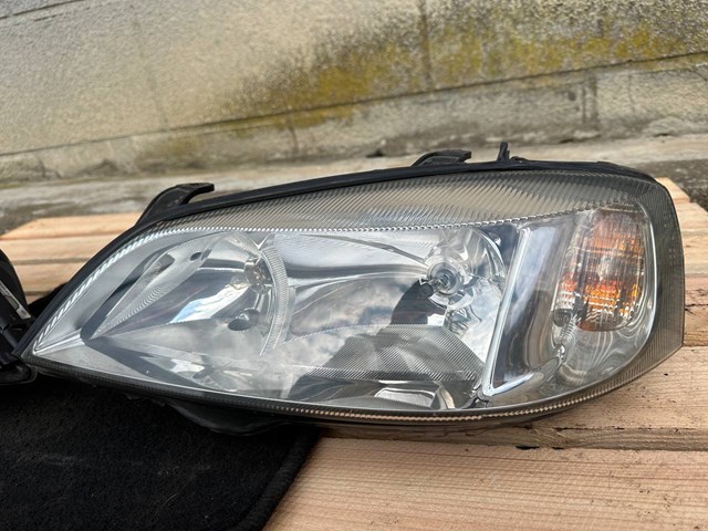 OPEL 90520878 Правая фара в наличии Винница