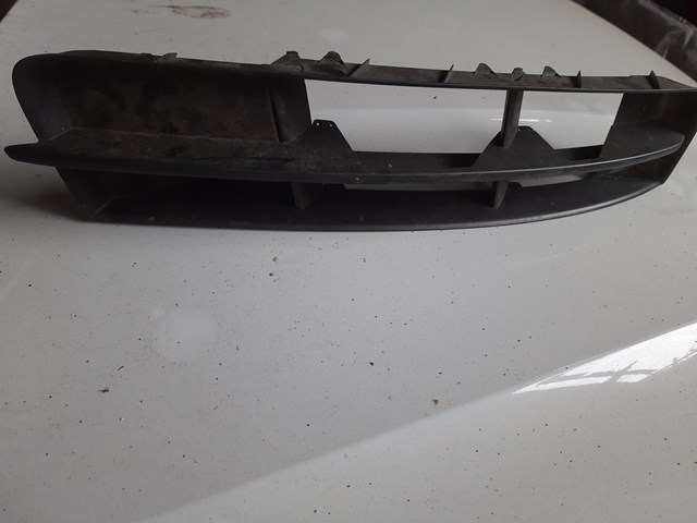 4L0807682 VAG Решетка бампера переднего правая купить в Киев