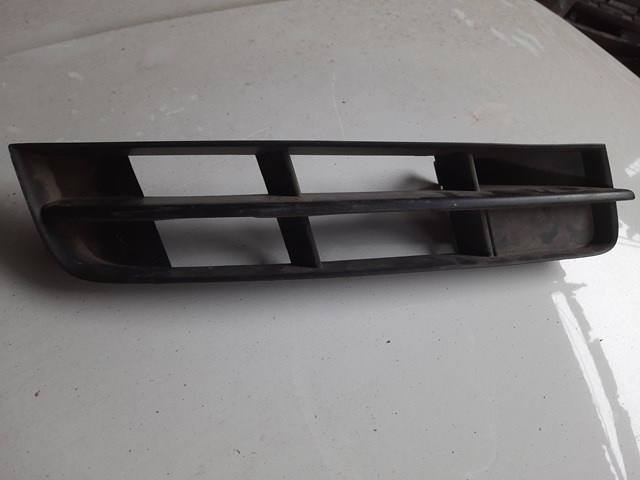 Решетка бампера переднего правая 4L0807682 VAG