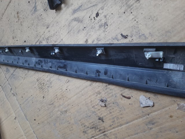 BMW 51137352556 Накладка (молдинг) порога наружная передняя правая в наличии Ирпень