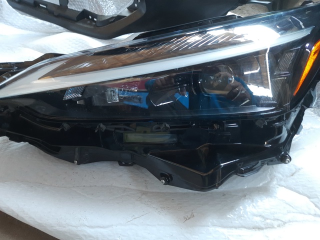 8114578280 TOYOTA Правая фара купить в Житомир