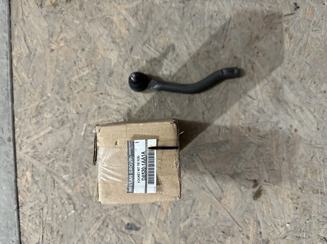 D85201AA1A NISSAN Рулевой наконечник купить в Киев