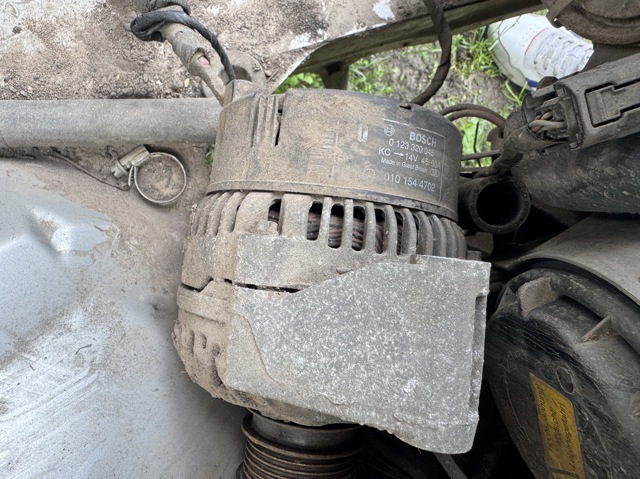 Автомобильный генератор 0123320045 BOSCH