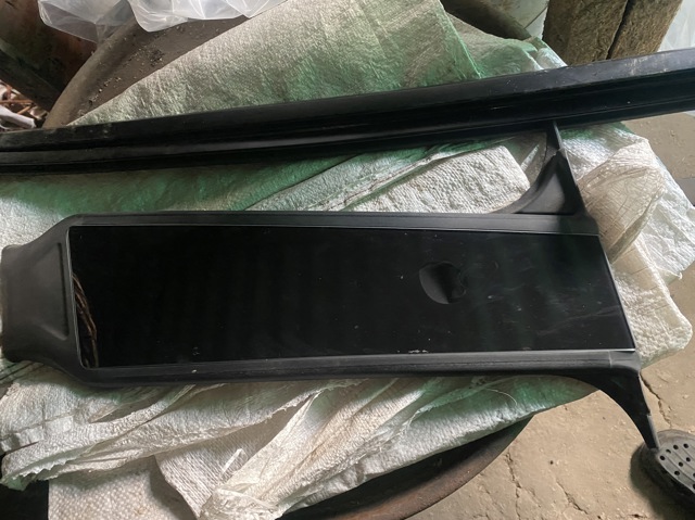 TESLA 178529900B Накладка стойки кузова внешняя центральная левая в наличии Киев