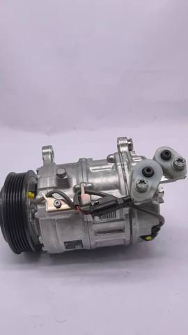 Компрессор кондиционера 7948809 BMW