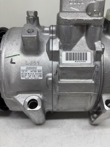Насос кондиционера 8831006440 TOYOTA