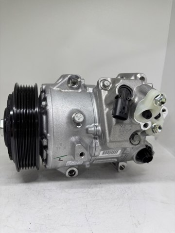 Насос кондиционера 8831042331 TOYOTA