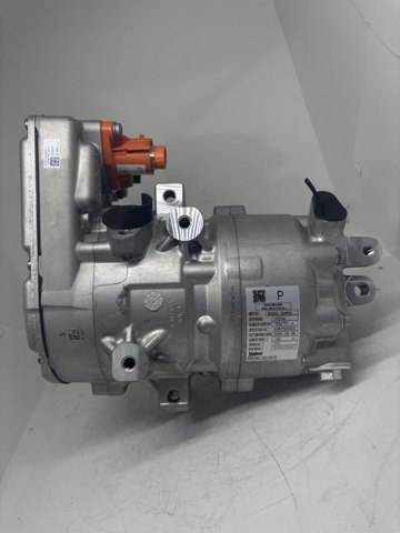Компрессор системы кондиционирования 926006UM0A NISSAN