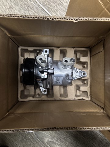 NISSAN 926101HD1B Компрессор кондиционера в наличии Ровно