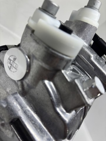 Компрессор климатической установки A0008303501 MERCEDES