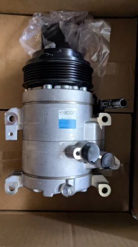 Компрессор климатической установки GHT661450 MAZDA