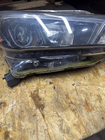 NISSAN 260105SA0A Правая фара в наличии Харьков