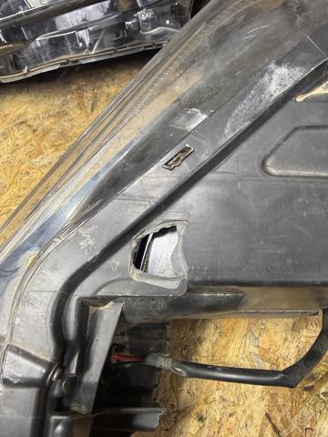 260105SA0A NISSAN Правая фара купить в Киев