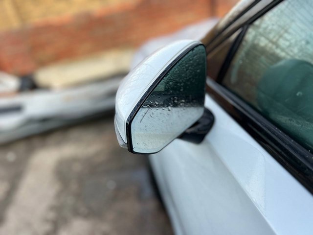 VOLVO 32244594 Зеркальный элемент зеркала заднего вида левого в наличии Одесса