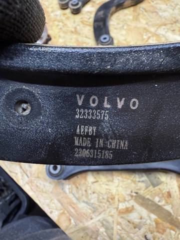 32333575 VOLVO Поперечный рычаг задней подвески купить в Украина