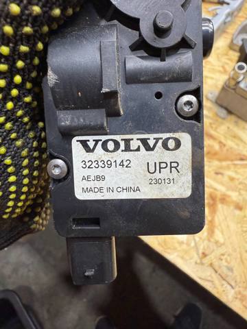 VOLVO 32339142 Регулирующий клапан охлаждающей жидкости в наличии Сумы