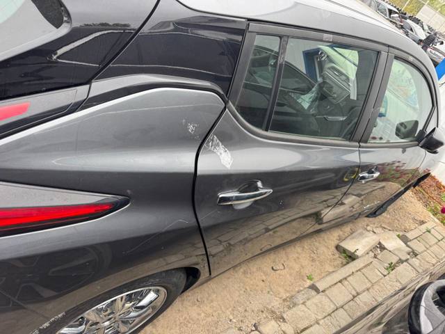 Дверь задняя, правая 821005SF0A NISSAN
