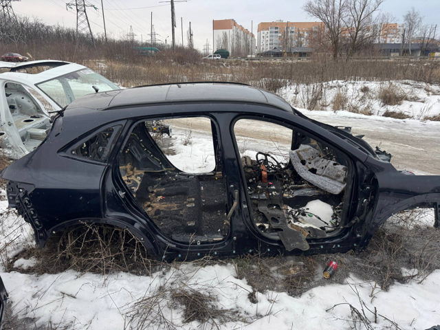 Кузовщина правая LJ6Z78211A10A FORD