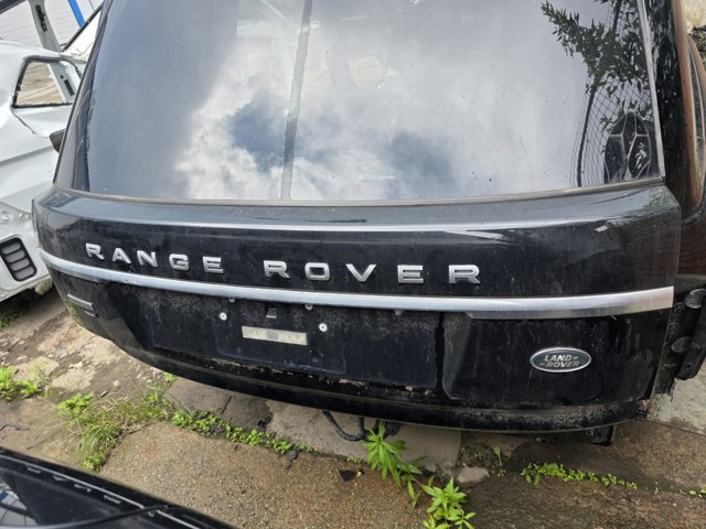 Накладка на крышку багажника LR048394 LAND ROVER