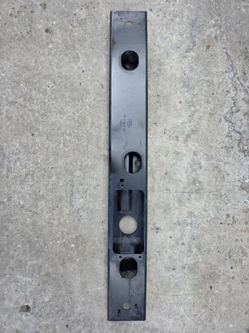 Швеллер переднего бампера LR128131 LAND ROVER