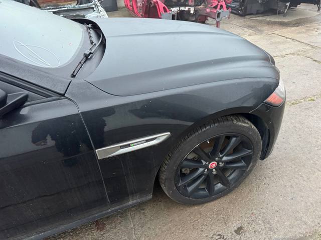 Водосток лобового стекла, жабо T2H3271 JAGUAR