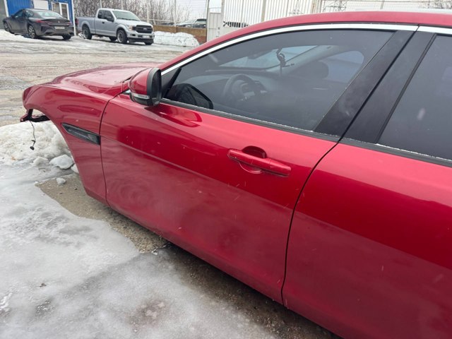 Дверь передняя, левая T4N2633 JAGUAR