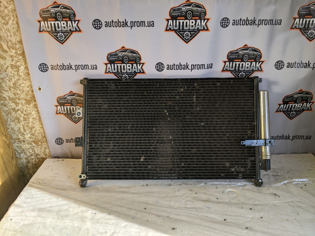 Конденсатор системы охлаждения Honda Civic 8