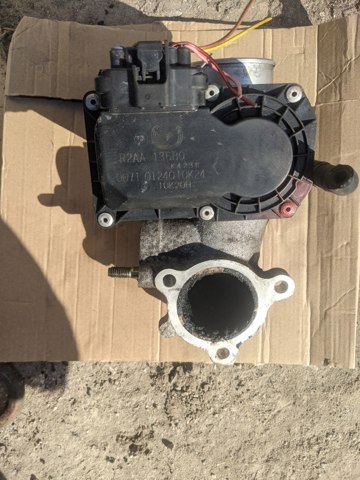 Дроссельная заслонка в сборе R2AA136B0 MAZDA