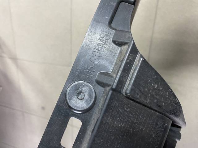 51127495552 BMW Кронштейн бампера заднего центральный купить в Павлоград