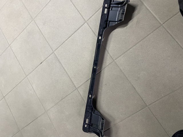 51127495552 BMW Кронштейн бампера заднего центральный купить в Ирпень