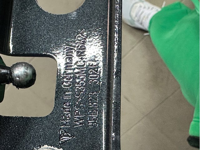 95B823302F PORSCHE Петля капота правая купить в Украина