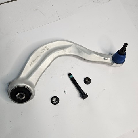 Передний нижний рычаг LB5Z3082A MARKET (OEM)