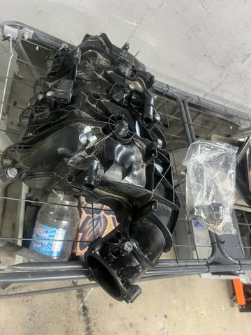 BMW 11618647975 Впускной коллектор в наличии Полтава