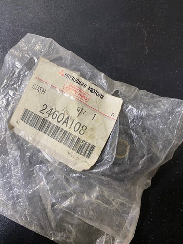 2460A108 MITSUBISHI Втулка кулисы купить в Ирпень