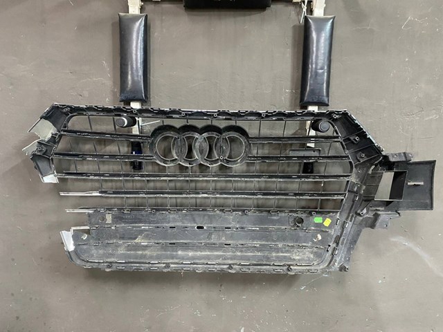 4M0853651J MX3 VAG решетка радиатора