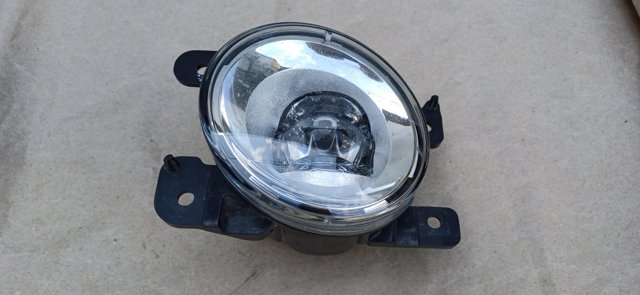 Туманка правая 261508990C NISSAN