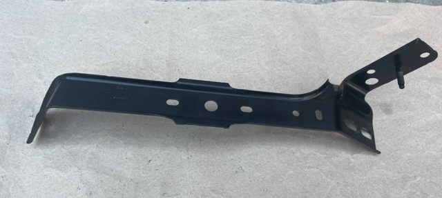 Рамка радиатора левая 622155NA0A NISSAN