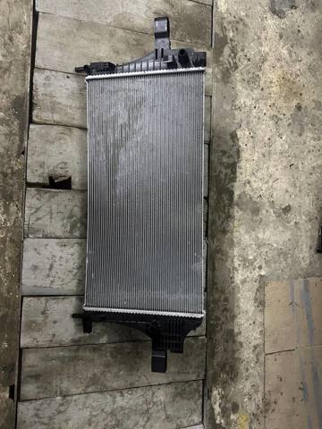 Радиатор охлаждения 31686548 VOLVO