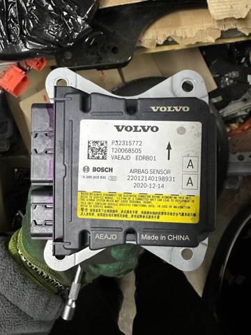 Блок управления airbag 32315772 VOLVO