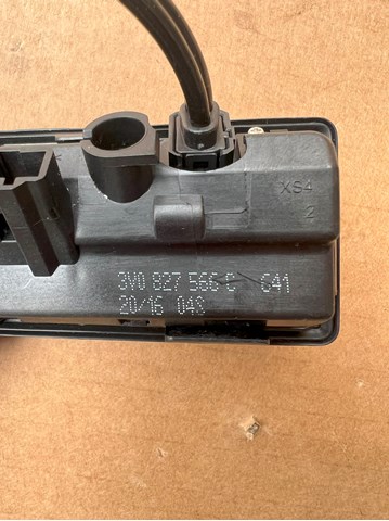 VAG 3V0827566C Кнопка привода замка багажника в наличии Тернополь