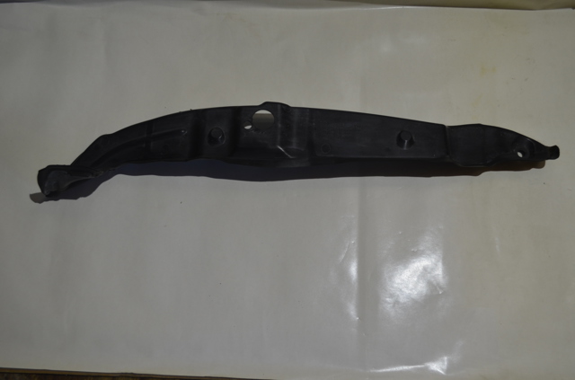 Уплотнитель крыла 4G0821111 VAG