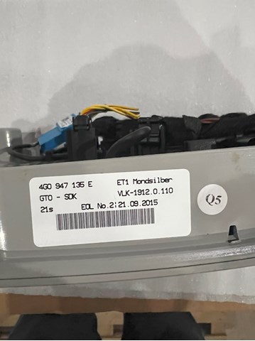 4G0947135E VAG Плафон освещения салона (кабины) купить в Ирпень