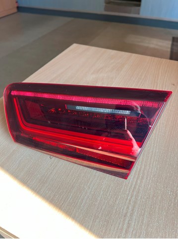 Фонарь задний внутренний правый 4G5945094D VAG