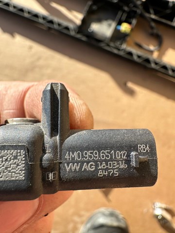 VAG 4M0959651012 в наличии Каменское