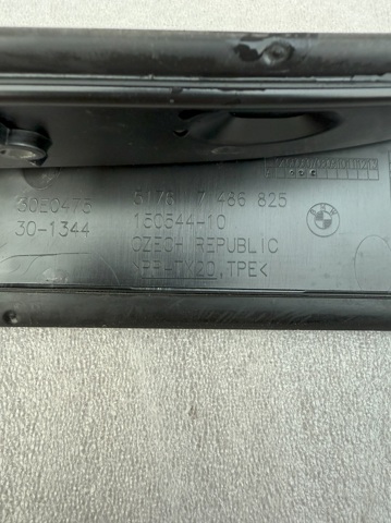 BMW 51767486825 Уплотнитель крыла в наличии Днепр