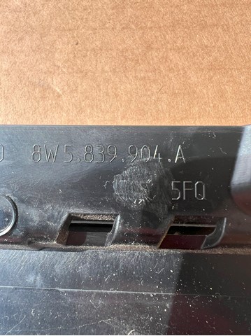 VAG 8W5839904A Накладка двери задней правой вертикальная в наличии Киев