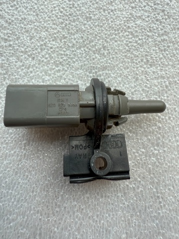 Датчик температуры воздуха 8Z0820535A VAG
