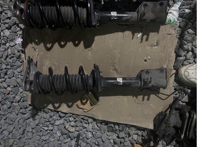 Амортизатор задней подвески, левый 68290251AB CHRYSLER